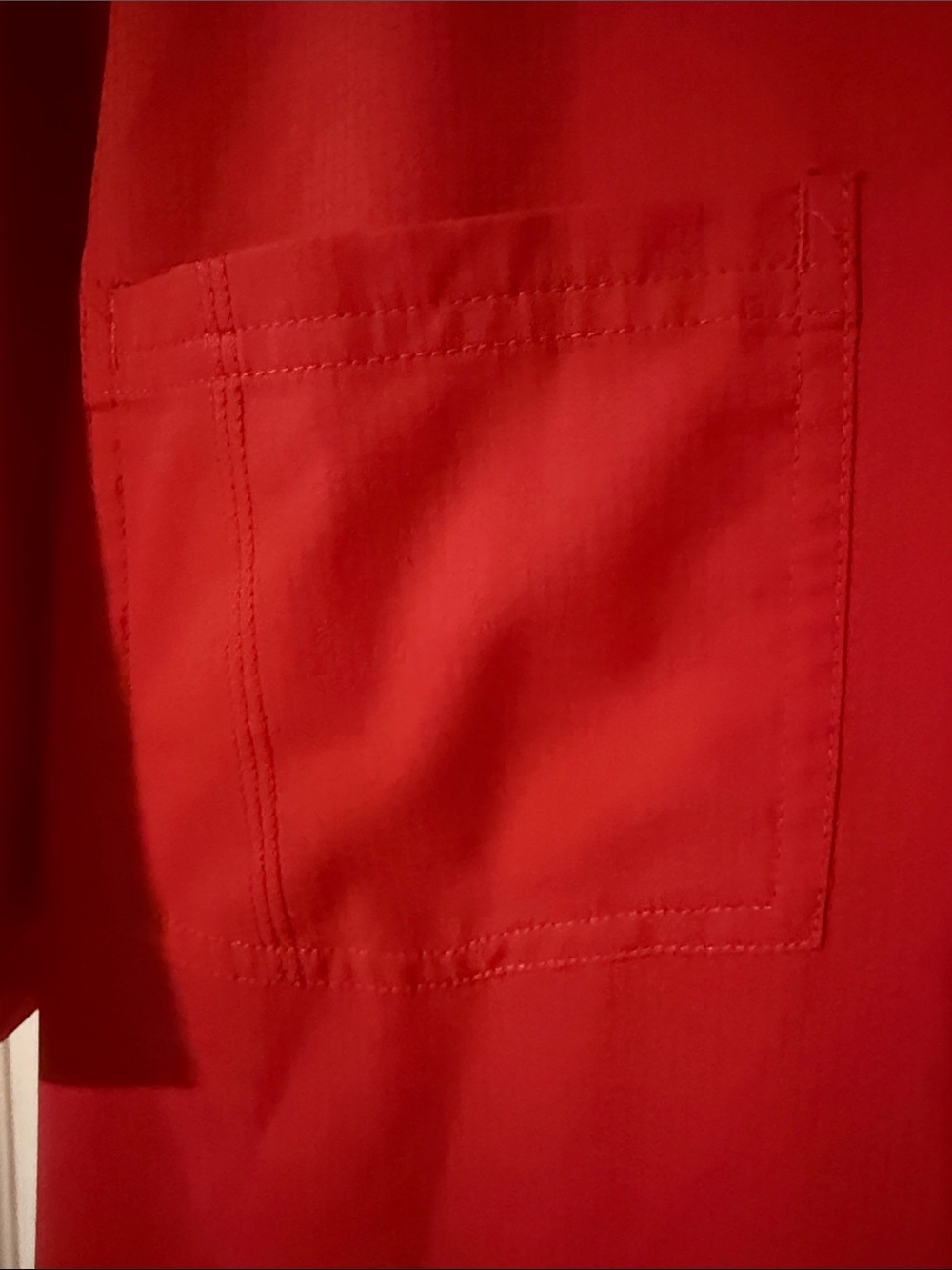 Columbia Men’s Short-Sleeve Button-Down Shirt in Red - Picture 4 of 6